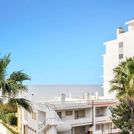 Stylish Modern Beachside Apartment With Pool & Seaview Quarteira Exterior foto